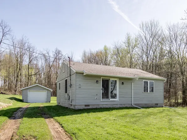 157 Peterson Dr, Allegan, MI 49055