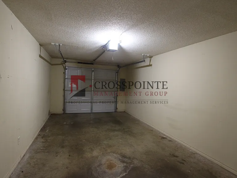 5875 Creekside Cir — Photo 30