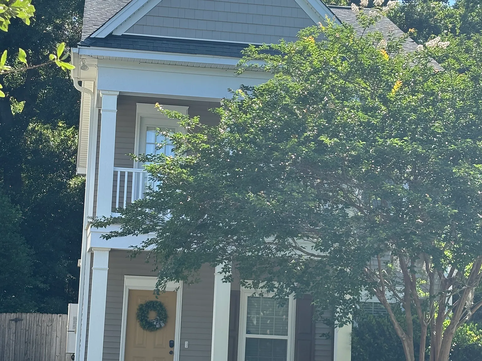 4 bed, 2.5 bath, 2141 sqft, $3,200 — Photo 2