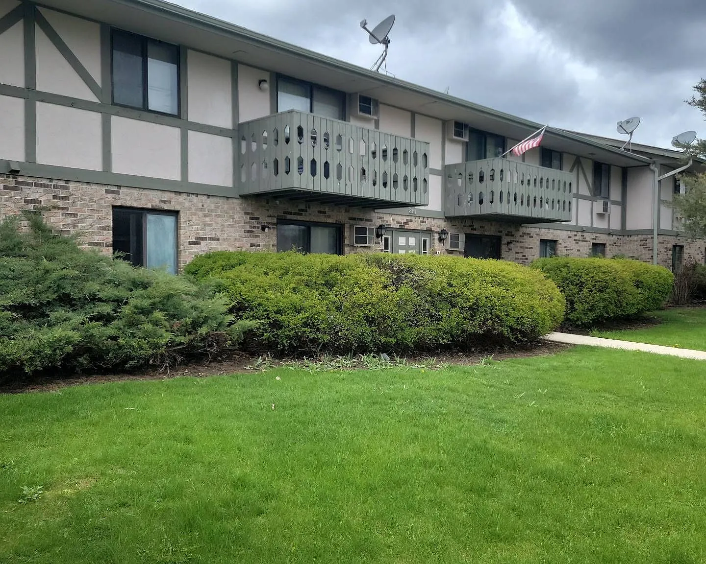 Parkway West Apartment Homes — Photo 3