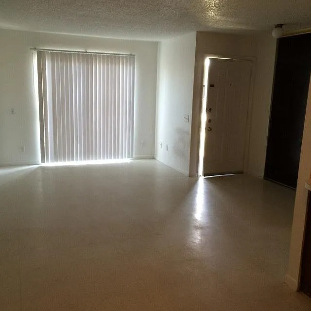 Living area - 912 7th St #1