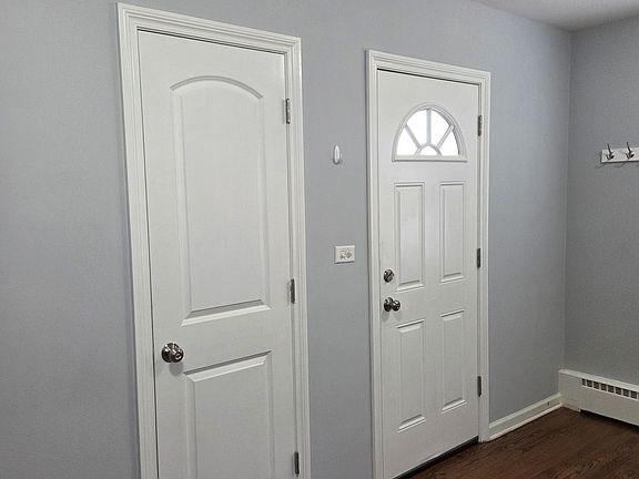 5th image of 6605 N Northwest Hwy APT 1