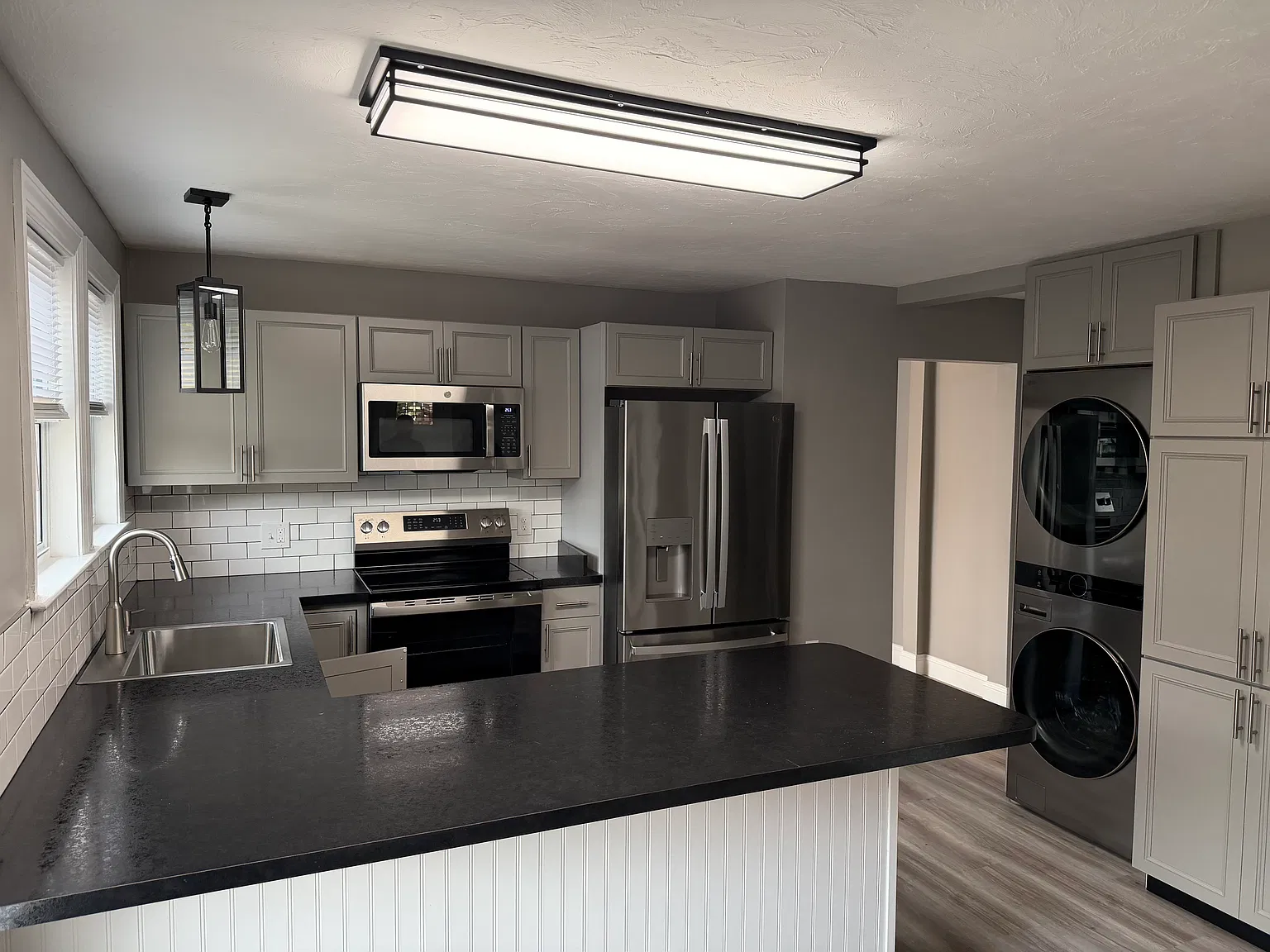 3 bed, 1350 sqft, $3,500 — Photo 2