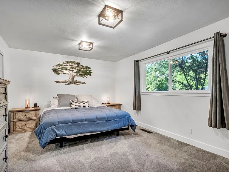 2655 Parkway Dr — Photo 26
