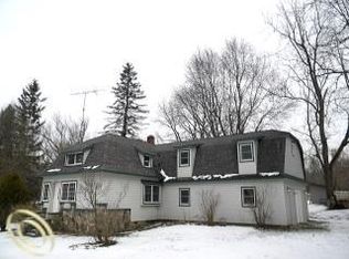 18049 Tipsico Lake Rd, Fenton, MI 48430