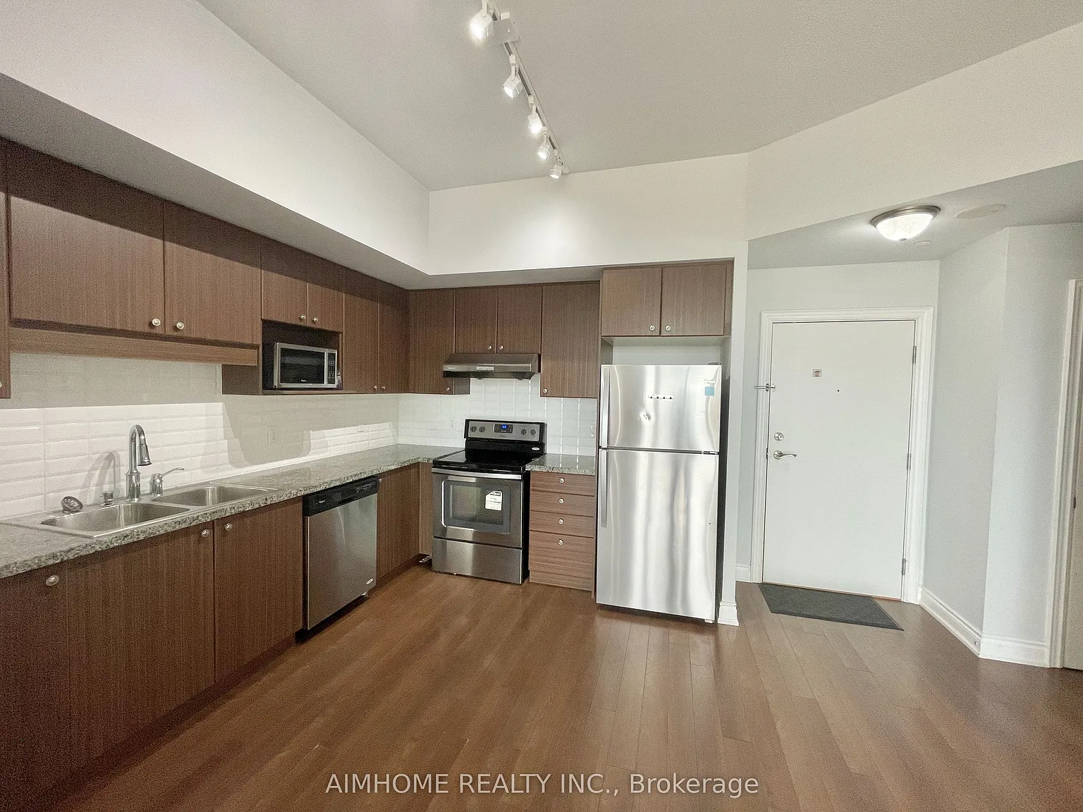 3 bed, $3,300 — Photo 3