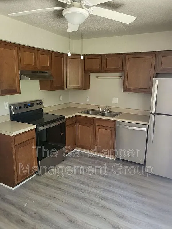 2 bed, 1.5 bath, 1000 sqft, $1,600 — Photo 4
