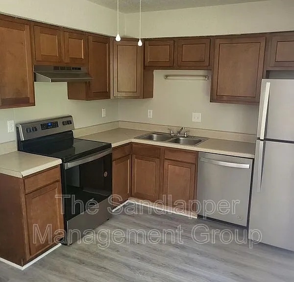 126 Langley Dr #B — Photo 4