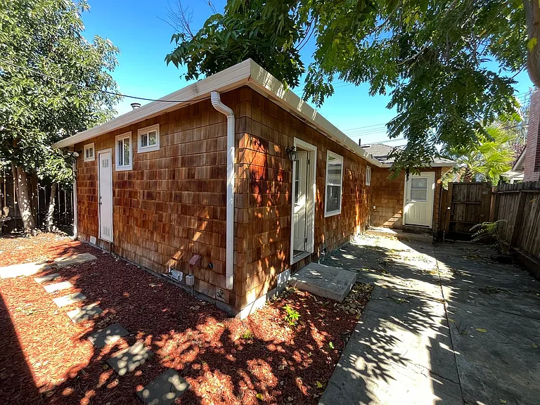 521 Hilmar St — Photo 28