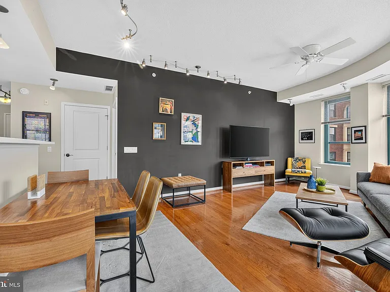 1390 Kenyon St NW #517 — Photo 4