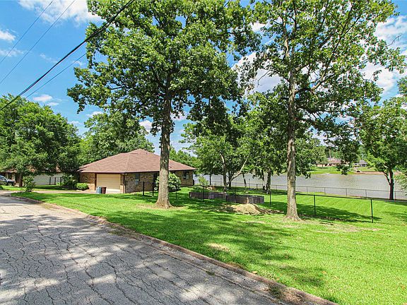 5th image of 262 W Lake Dr
