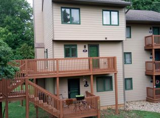 9640 S Lake Ridge Dr #150, Bloomington, IN 47401