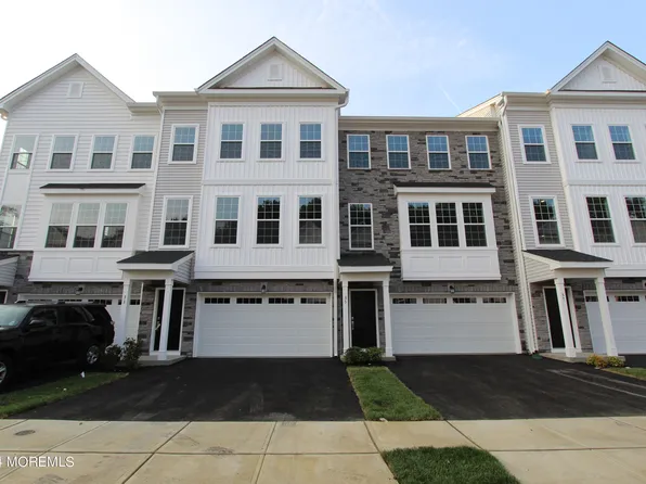 35 Crimson Dr, Manalapan, NJ 07726