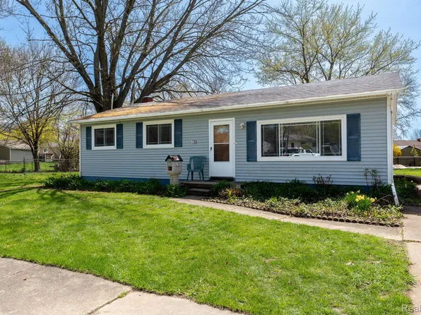 708 S Gomas Ct, Durand, MI 48429