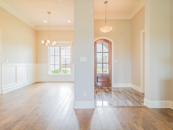 3rd image of 203 Coco Palm Ct