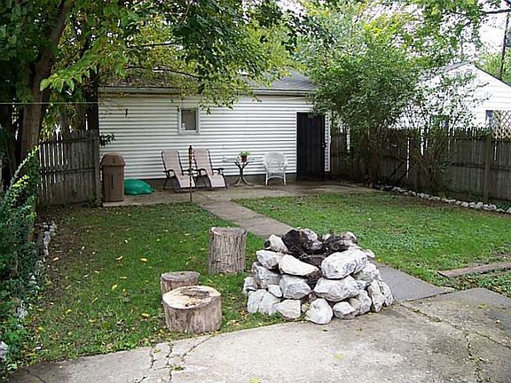 3rd image of 516 N Somerset Ave
