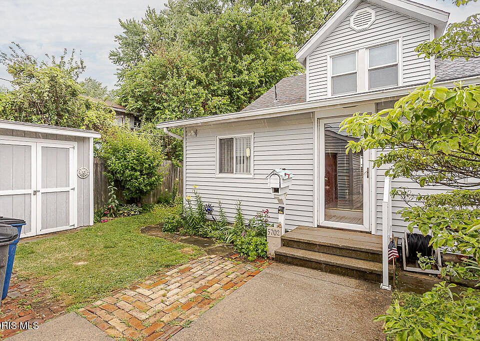 1st image of 5702 Lakeside Ave