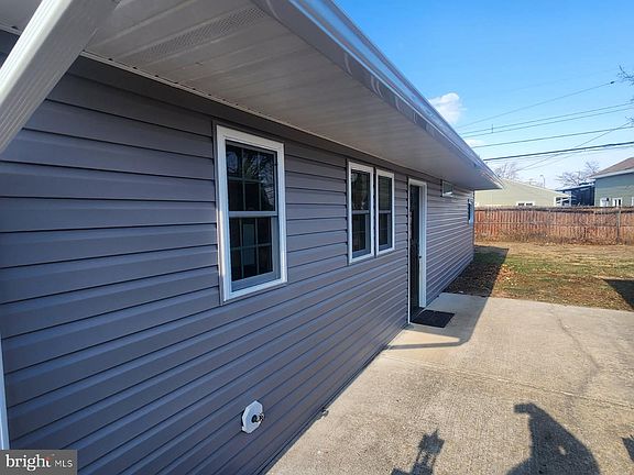 2nd image of 47 Strawberry Ln