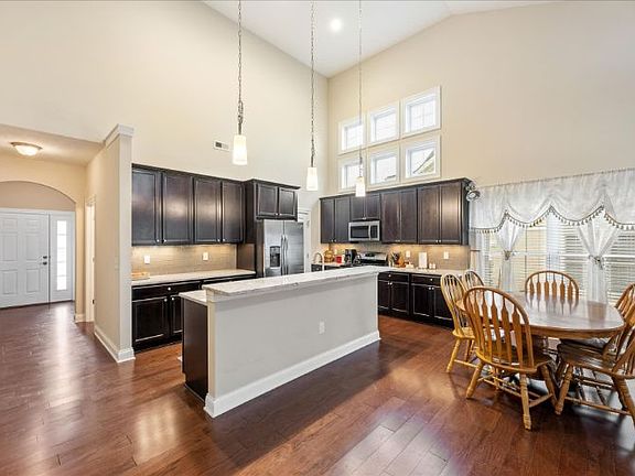 3rd image of 4688 Saint Andrews Dr