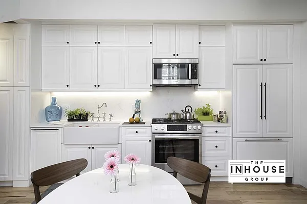 Sold by The In House Group | media 4