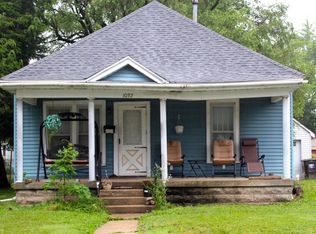 1032 Division St, Charleston, IL 61920