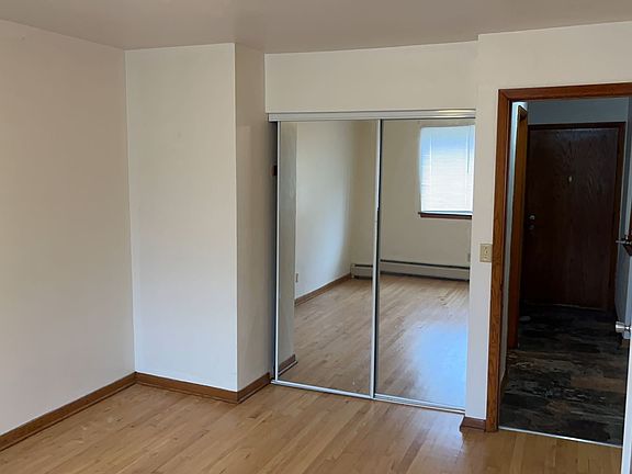 5th image of 1920 Lathrop Ave #104