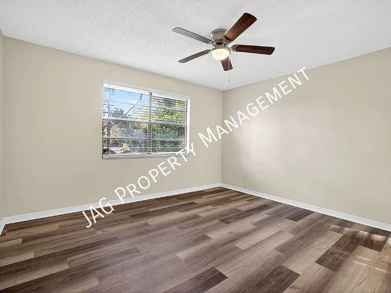 482 Bentwood Ln #C — Photo 14
