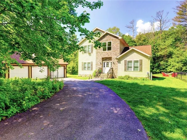 22 Valk Road, Saugerties, NY 12477