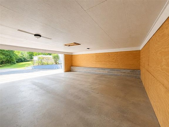 3rd image of 2103 Sandfort Rd