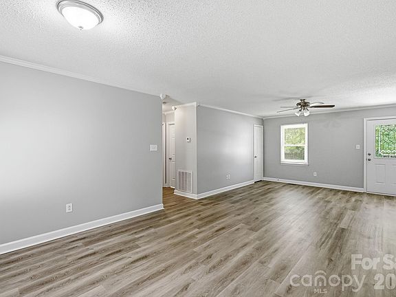 4th image of 135 Byers Rd