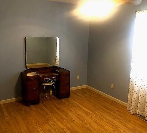 5th image of 311 Hardin St