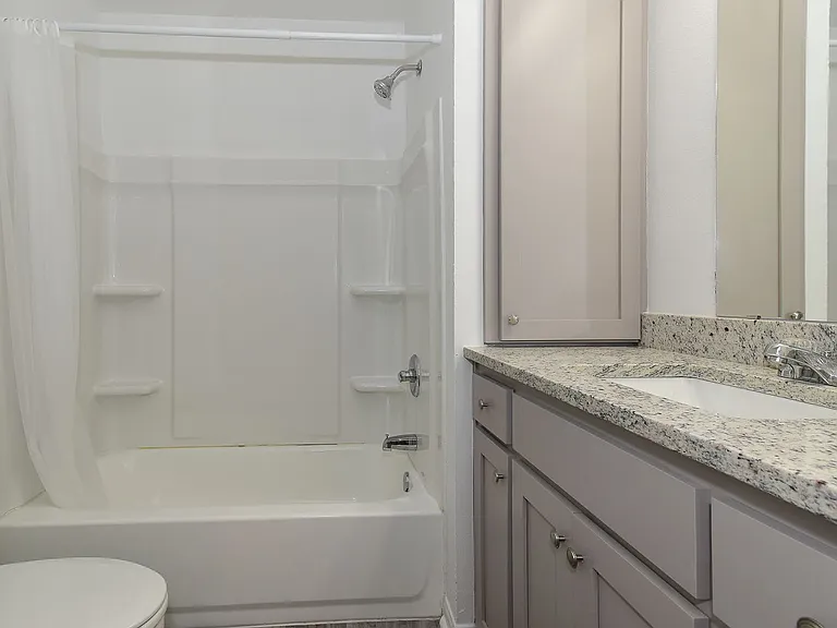 4008 Templeton St — Photo 21