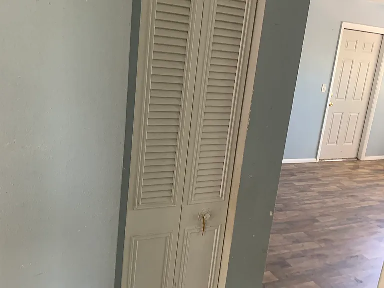 656 Williamsburg Dr #4 — Photo 13