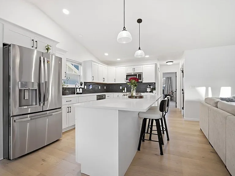 2513 Pampas Ln — Photo 17