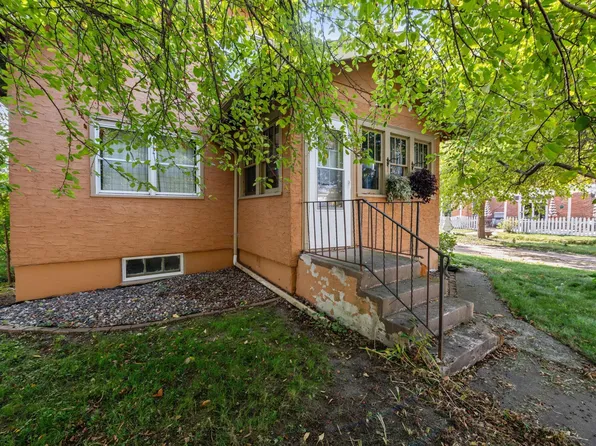 50 W 4th St, Rush City, MN 55069