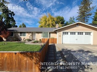 2985 Seckel St, Medford, OR 97504