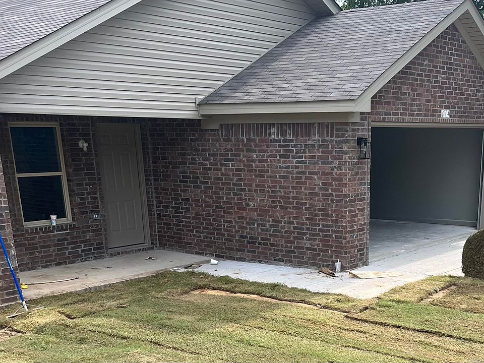 2nd image of 814 W 21 N