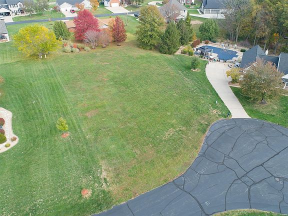 2nd image of 10 Woods Fort Ct
