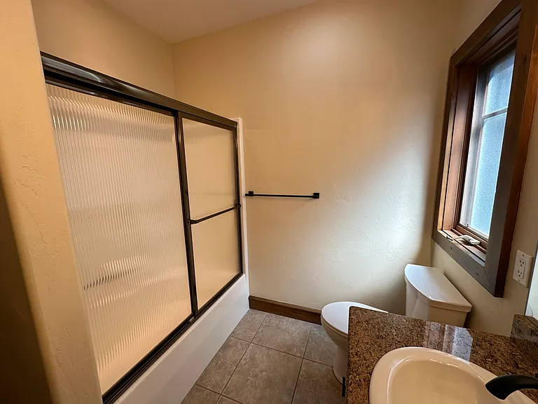150 Adams St #15 — Photo 12