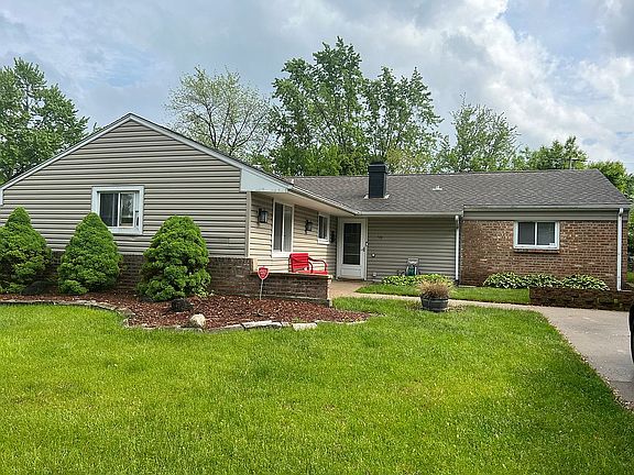 2nd image of 119 Oxford Ln