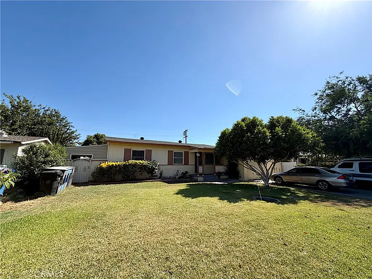 2428 Vasquez Pl — Photo 1
