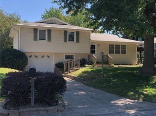 3305 S 33rd Ter, Saint Joseph, MO 64503