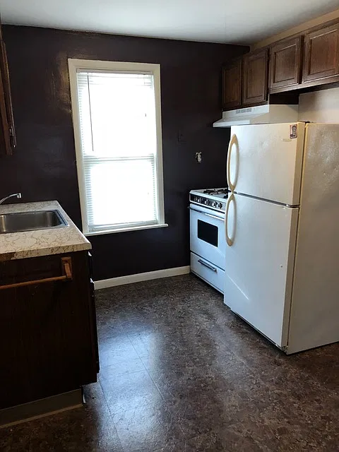 2 bed, 750 sqft, $1,050 — Photo 2