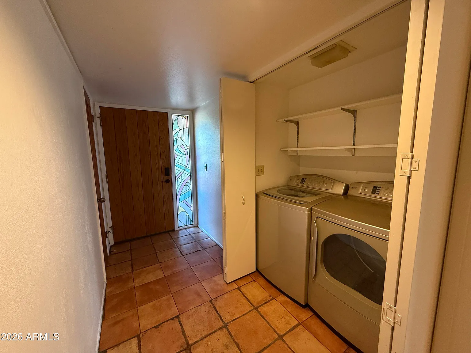 3 bed, 2.0 bath, 1923 sqft, $2,400 — Photo 4