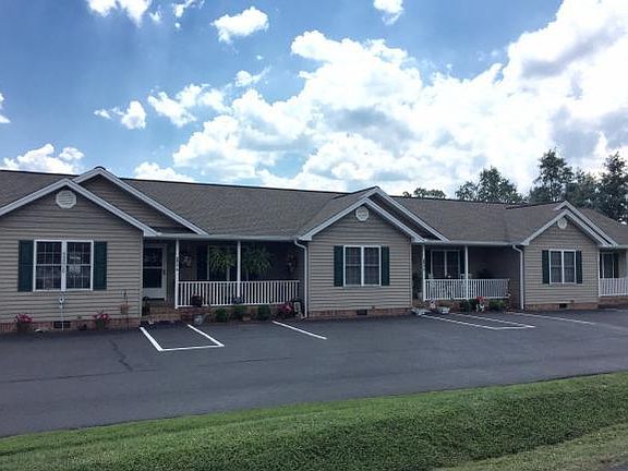 2nd image of 205 Dawn Dr Unit 4
