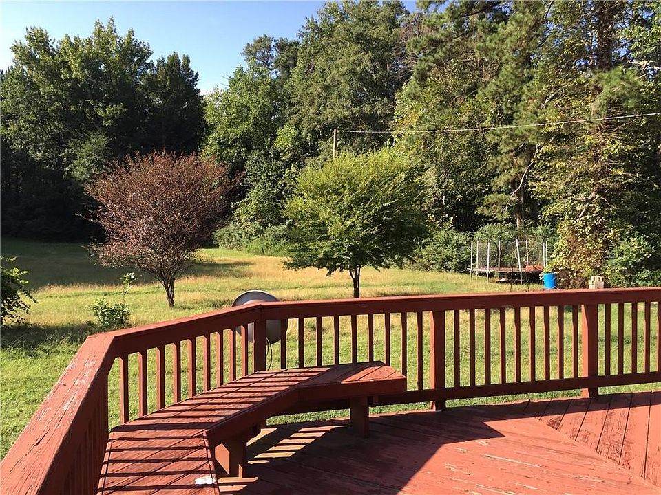 2nd image of 2500 Woodward Rd