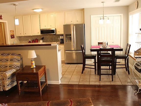 5th image of 316 Stone Creek Cir