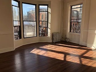 Rented by Avi Realty Manhattan