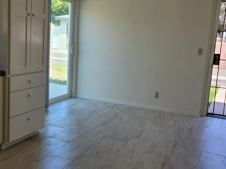 DINING/FAMILY ROOM, 1ST FLOOR