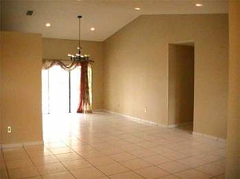 5th image of 5011 King Arthur Ave